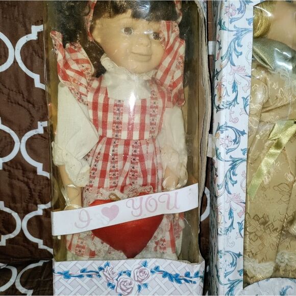 Collector's Porcelain vintage doll - Picture 9 of 12